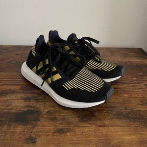 Adidas Swift run shoes